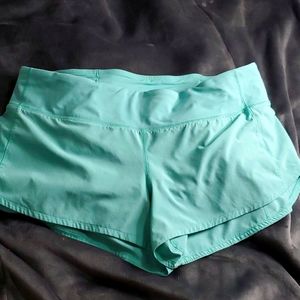 Lulu Run Times Mid-Rise Short 4" 2-way Stretch